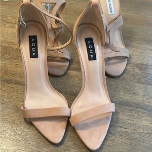 2 pairs of women’s high heel sandals! Light wear. Size 8 aqua & Steve Madden